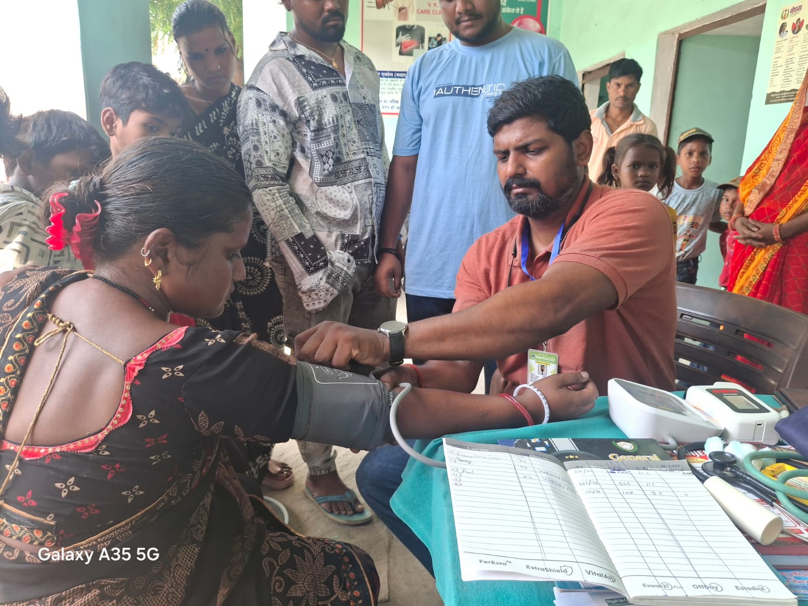 सामुदायिक स्वास्थ्य एवं महिला सहायता शिविर — Anansha Welfare Society, Varanasi