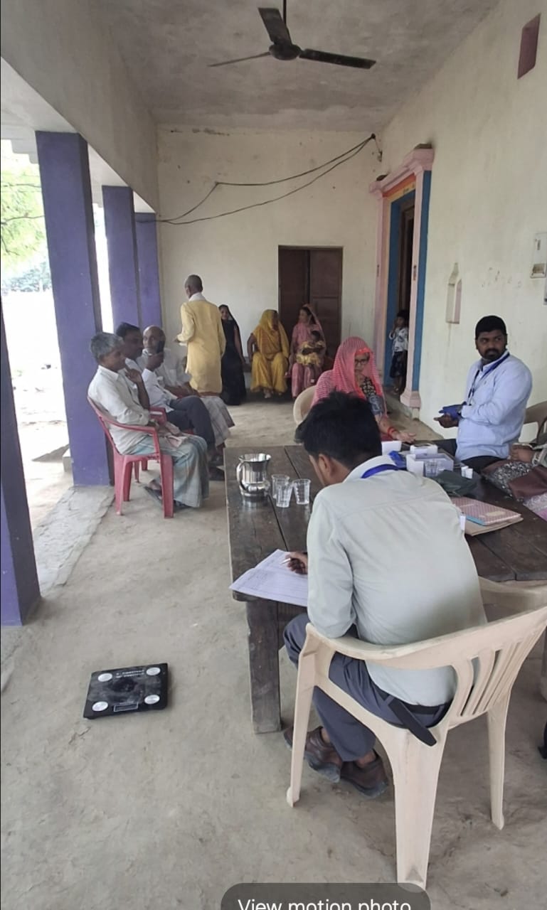 सामुदायिक स्वास्थ्य जांच एवं चिकित्सा सहायता शिविर — Anansha Welfare Society, Varanasi